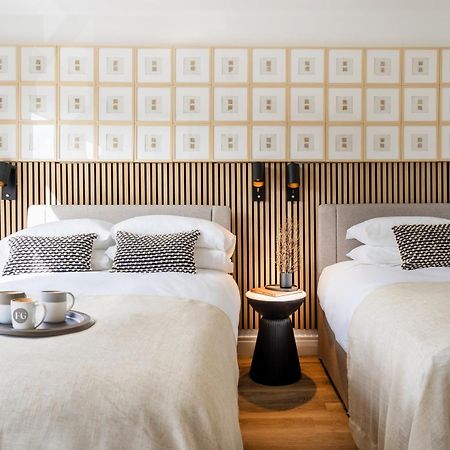 Newly Designed, 2Br Apt, 5Min From Northwood London Tube Station, Nato Hq, Ideal For Wembley, Warner Studio, Contractors エクステリア 写真