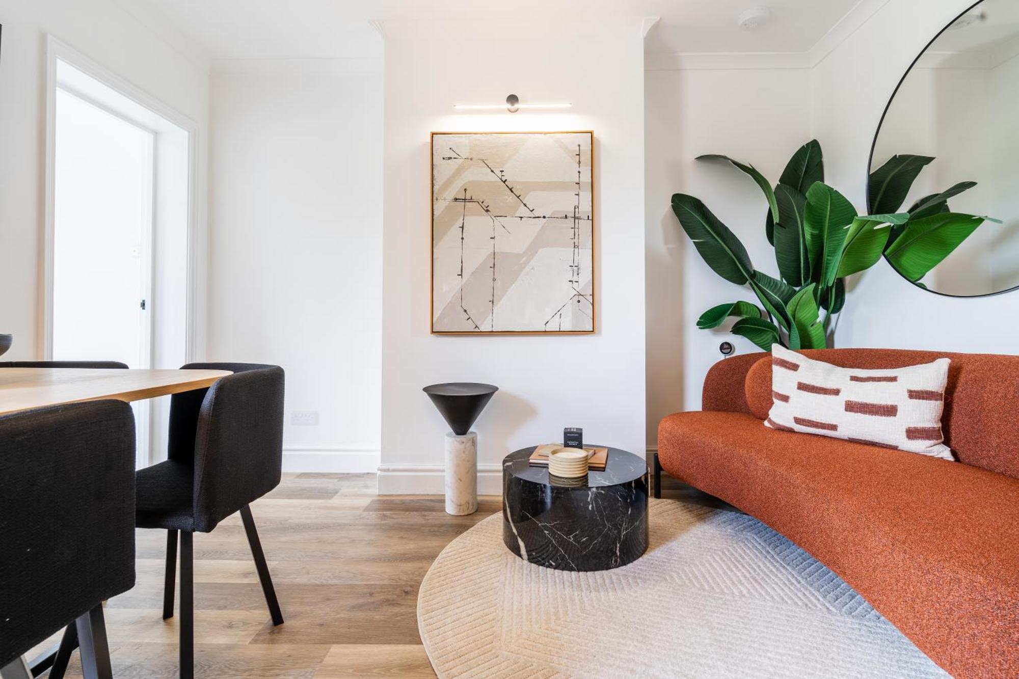 Newly Designed, 2Br Apt, 5Min From Northwood London Tube Station, Nato Hq, Ideal For Wembley, Warner Studio, Contractors エクステリア 写真